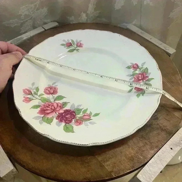 Vintage Royal Swan Floral Plate - Picture 2 of 4